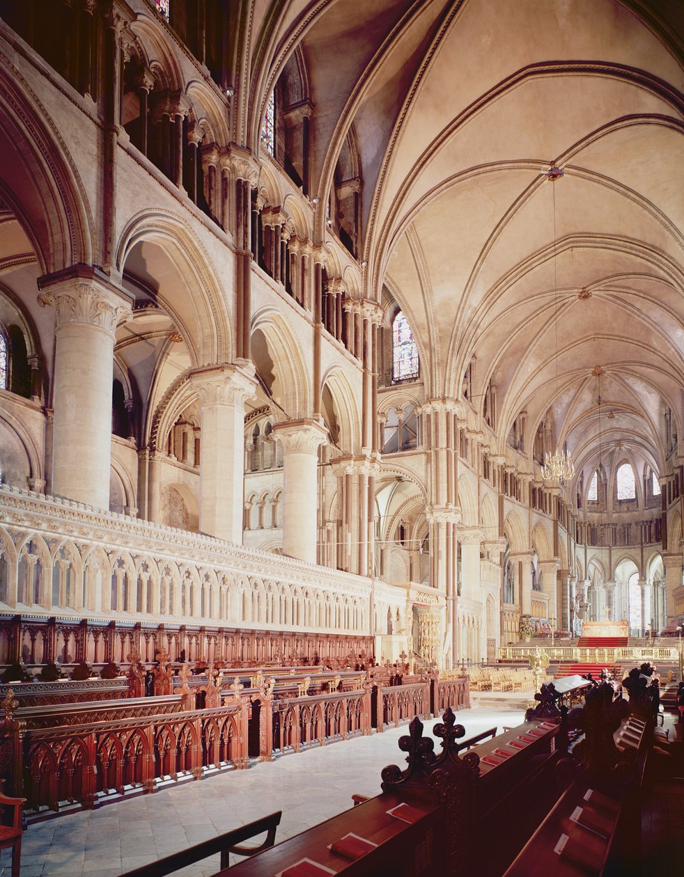 Utsikt over koret, Canterbury Cathedral, bygget 1098-1130 av Unbekannt Unbekannt