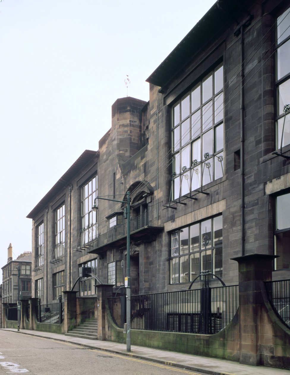 Utsikt over utsiden av Glasgow School of Art, bygget 1897-1909 av Charles Rennie Mackintosh, (1868-1928); Skottland, Storbritannia av Unbekannt Unbekannt