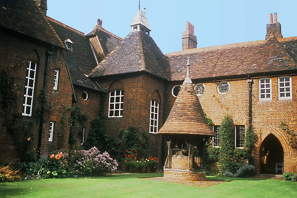 Utsikt over utsiden av The Red House, Bexleyheath, designet av William Morris (1834-96) med Philip Webb som arkitekt, fullført 1859 av Unbekannt Unbekannt
