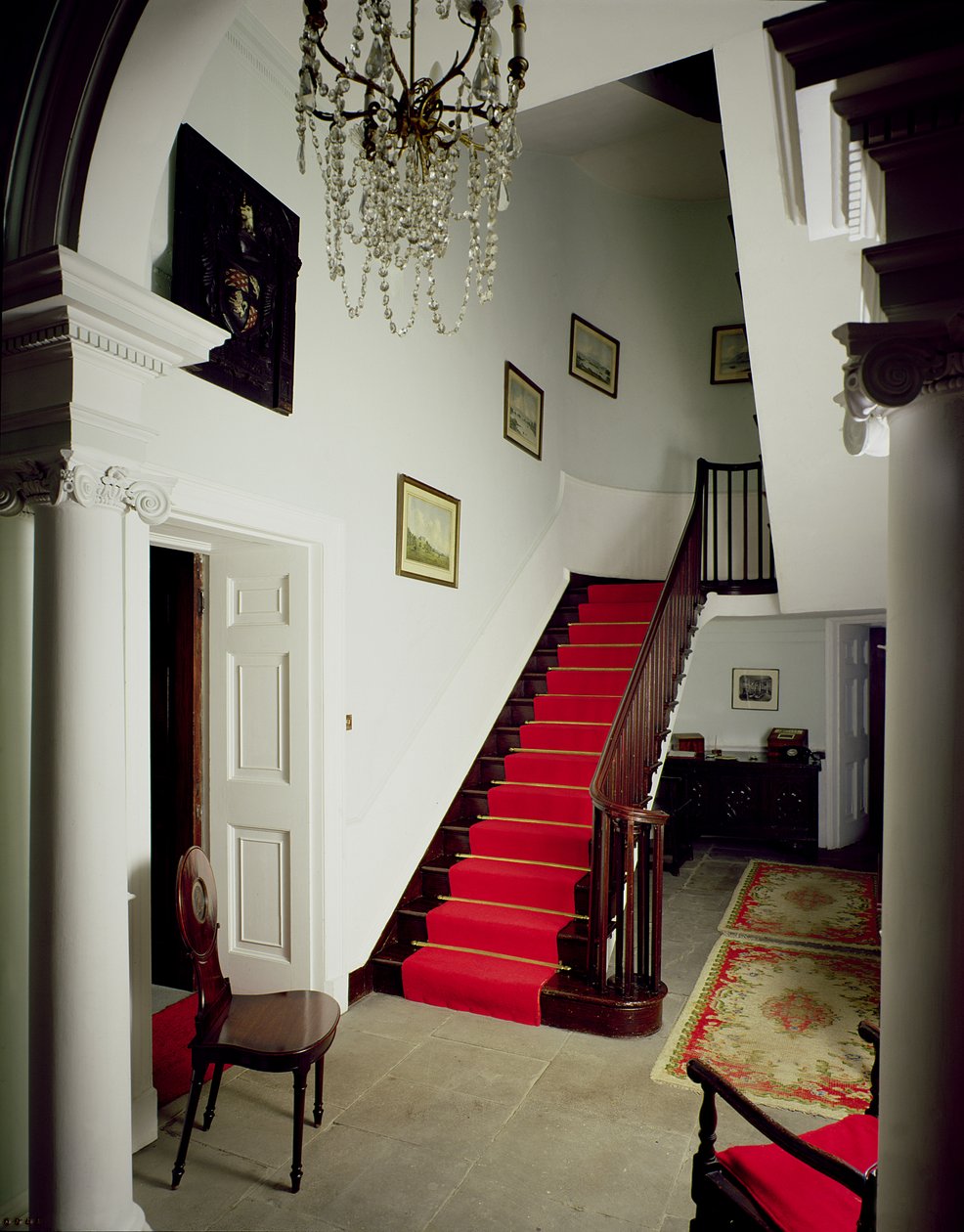 Utsikt over hallen og trappen til Belle Isle House, Lake Windermere, bygget 1774-c.1781 av Unbekannt Unbekannt