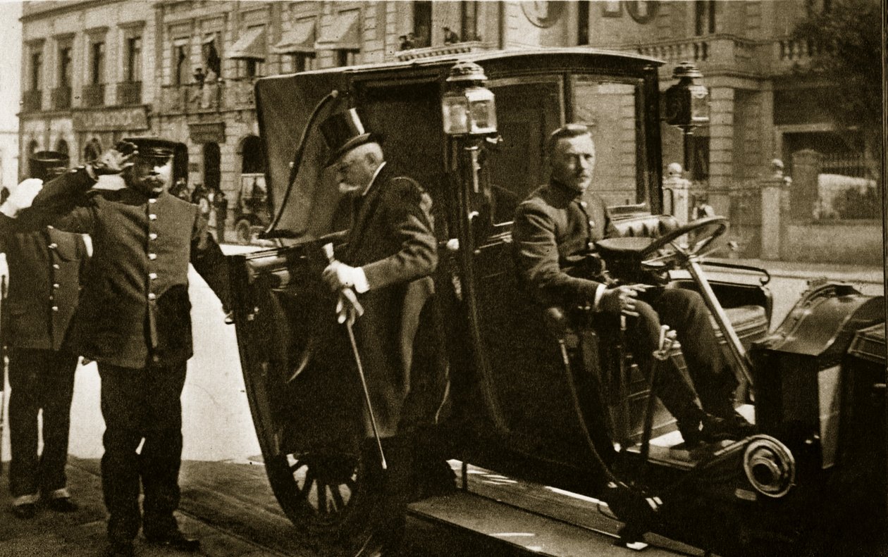 Porfirio Diaz ankommer palassets kontorer, ca. 1910 av Unbekannt Unbekannt