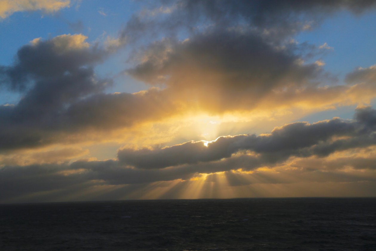 Stråler av en solnedgang, 2018 av Unbekannt Unbekannt