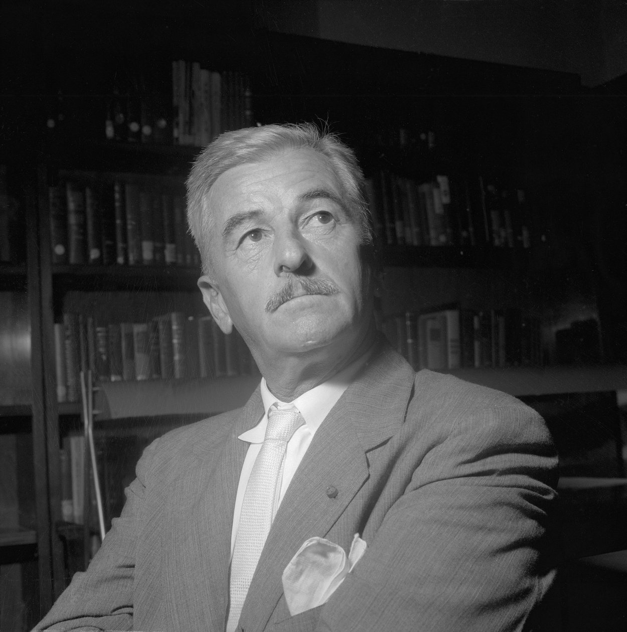Den amerikanske forfatteren William Faulkner, 14. september 1955 av Unbekannt Unbekannt