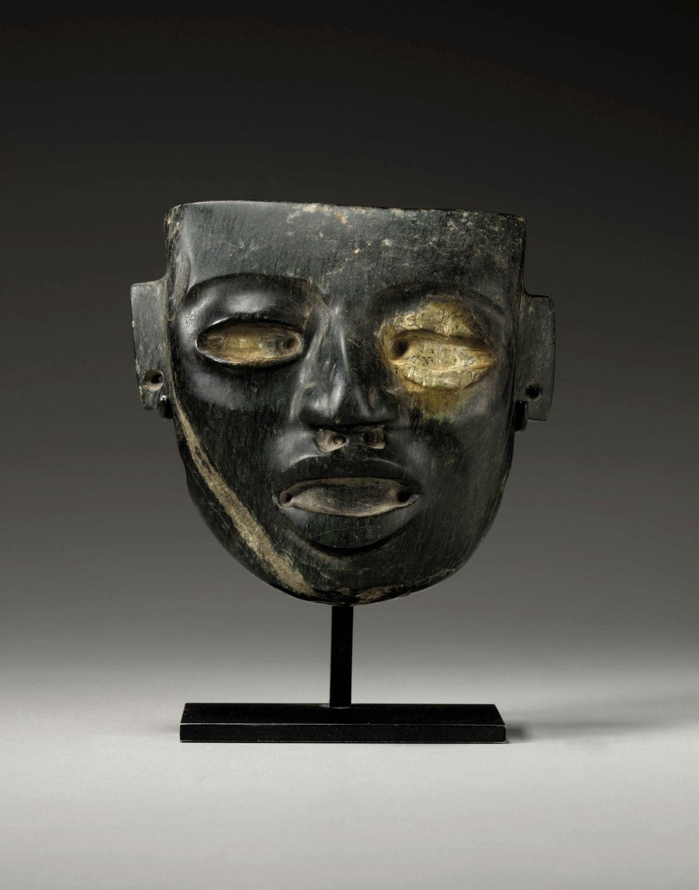 En Teotihuacan steinmaske, utskåret med det ungdommelige ansiktet til en dignitær, ca. 450-650 av Unbekannt