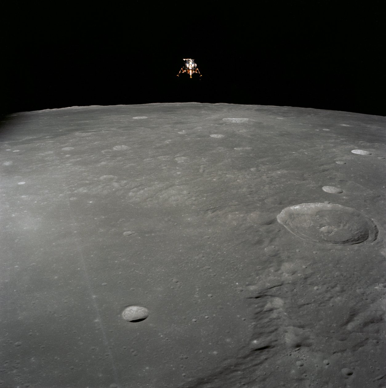 Apollo 12 månemodul Forferdelig landing på månens overflate i stormenes hav av Unbekannt