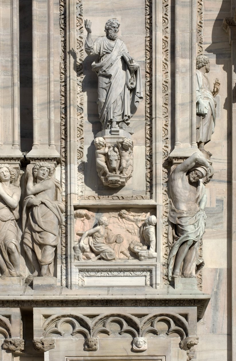 Arkitektur: statue av Saint Luke (1811), og lavt relieff som representerer engelens utseende til Samsons mor (1659). Detalj av fasaden til katedralen (kuppel eller duomo) i Milano Italia av Unbekannt