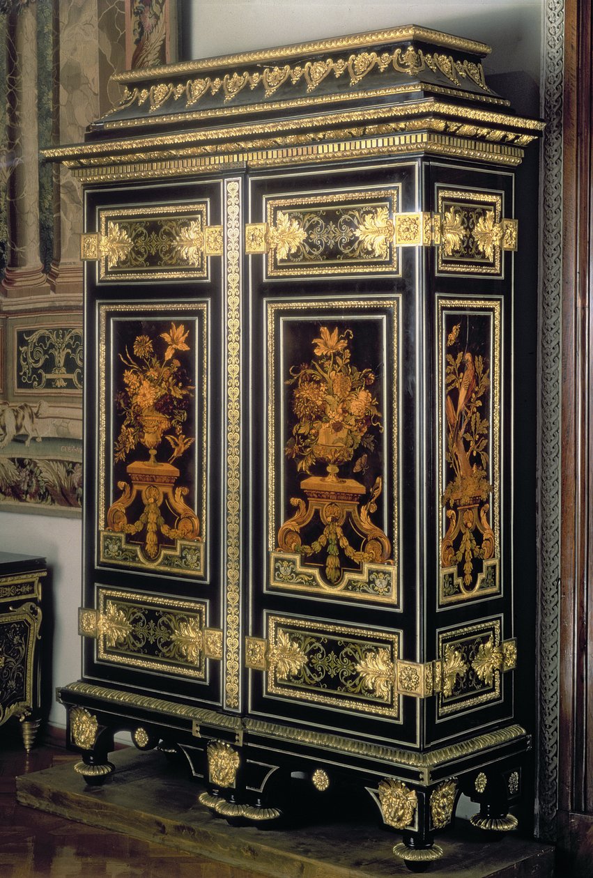 Armoire, med intarsiadekor, av Andre Charles Boulle (1642-1732), Paris, sent på 1600-tallet (ibenholt og bronse) av Unbekannt