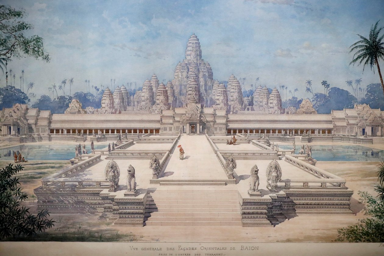 Asian Civilizations Museum, Angkor, Utforsking av Kambodsjas hellige by, Utsikt over den østlige fasaden av Bayon av Louis Delaporte og Henri Deverin, Singapore, 2018 (bilde) av Unbekannt