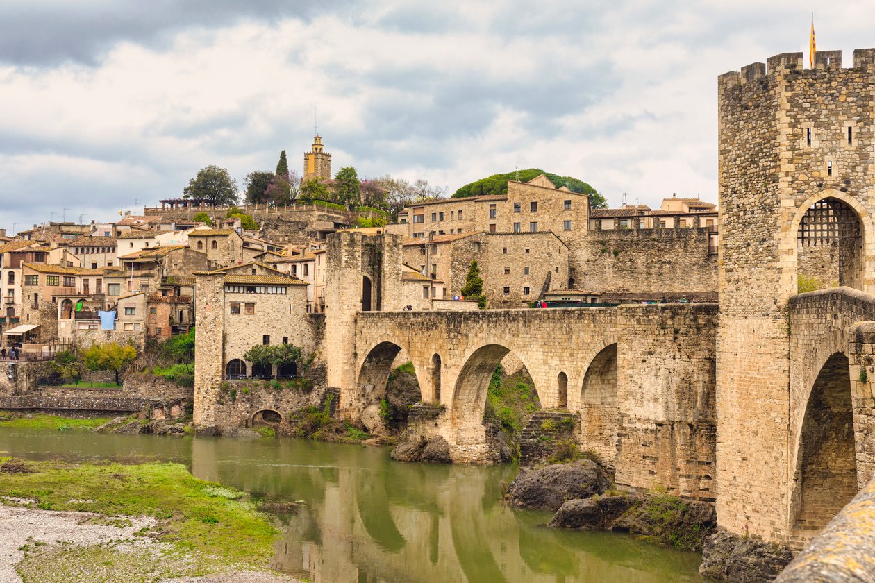 Besalu, Girona-provinsen, Catalonia, Spania., 2018 (bilde) av Unbekannter Künstler