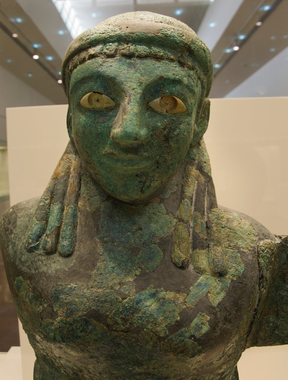 Bronse kvinnelig bevinget figur (590 f.Kr. - 580 f.Kr.), Olympia Museum, Olympia (???????), Peloponnes, Hellas (bilde) av Unknown