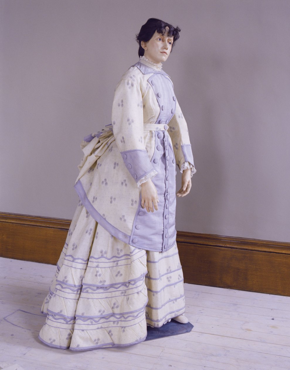 Travle kjole av alpakka med varptrykk, ca. 1872-4 av Unbekannt