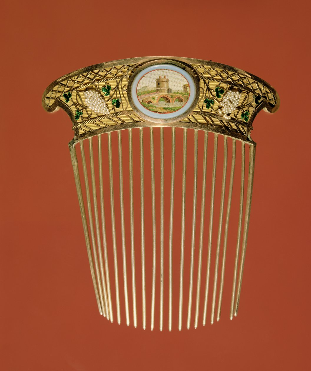 Comb, Paris 1788-1805 (gull, sølv, perler, emalje og mosaikk) av Unbekannt