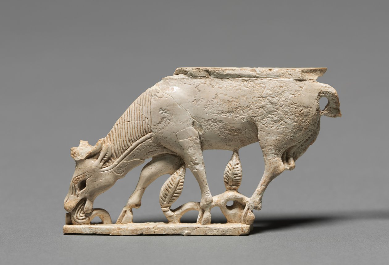 Dekorativ plakett: Browsing Stag, 900-800 f.Kr av Unbekannt