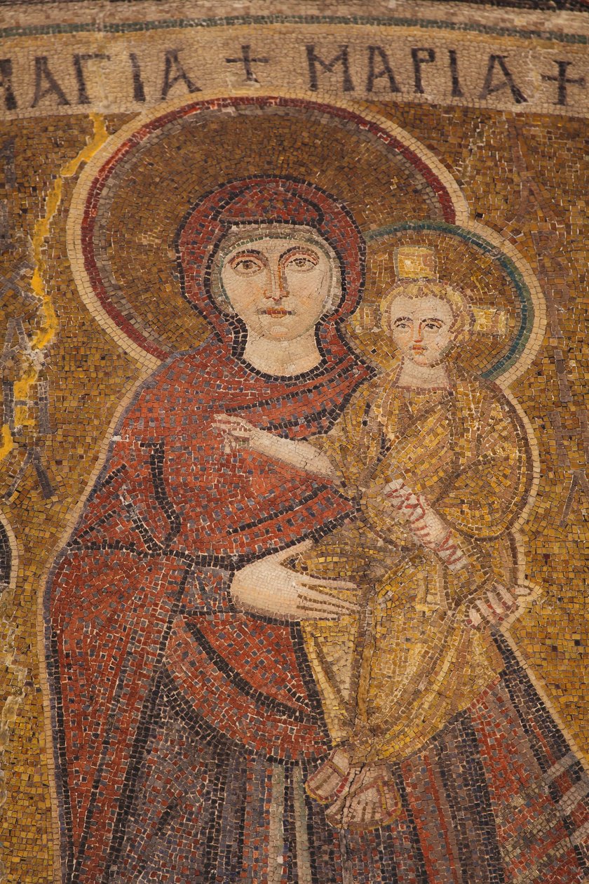 Detalj av mosaikken fra 600-tallet i kirken Panagia Angeloktistos i Kiti, som representerer Jomfru Maria og jesus mellom de to erkeenglene Michel og Gabriel-regionen Larnaka, Kypros av William M. Timlin