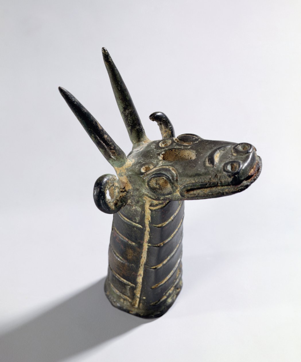 Drage, symbol på guden Marduk, sen assyrisk periode, ca. 800-600 f.Kr. (bronse) av Unbekannt