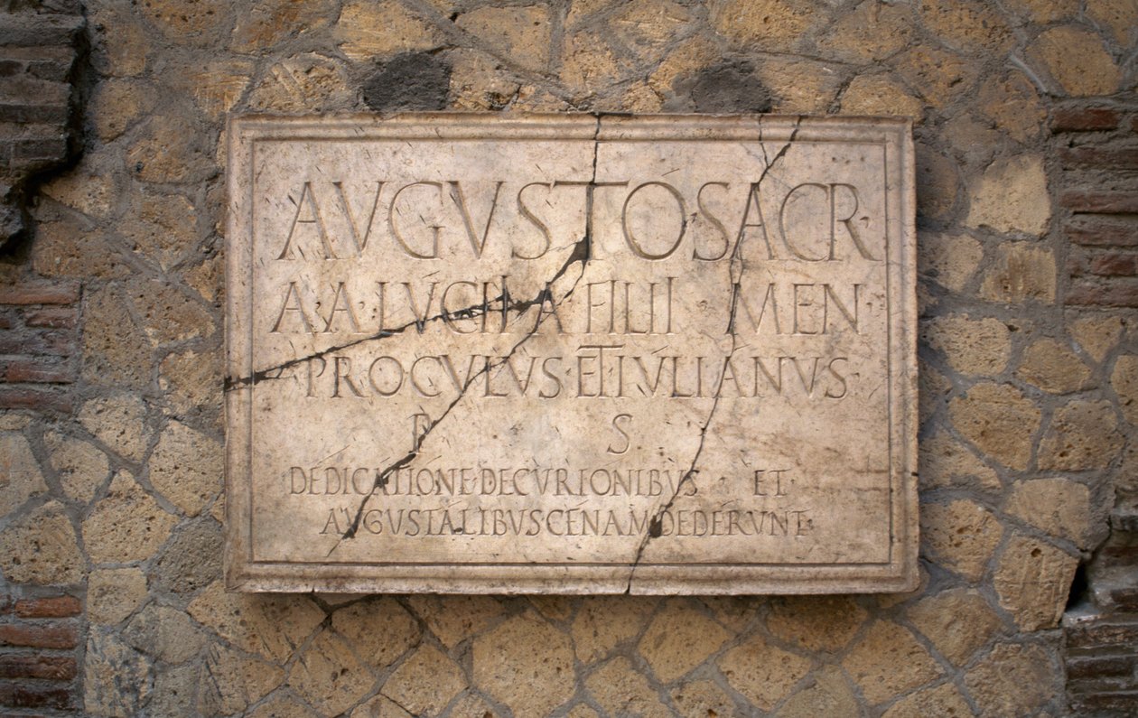 Epigraf på marmor, Augustales college, arkeologiske stedet Herculaneum (Unescos verdensarvliste av Benjamin Baud