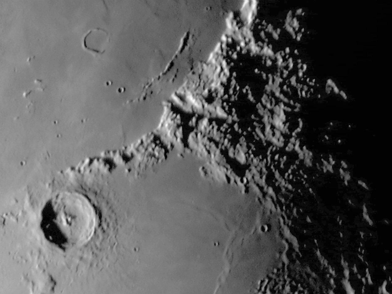 Eratosthenes-krateret, c 2005-2006 av Unbekannt