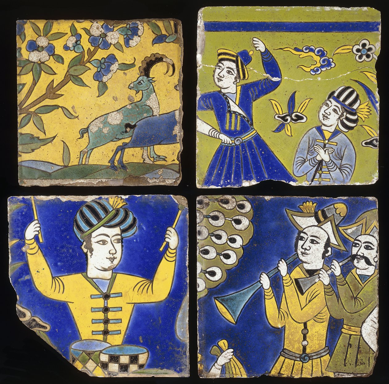 Fire Safavid cuerda seca-fliser, som viser to steinbukker, og figurene til musikere og dansere, ca. 1600 av Unbekannt