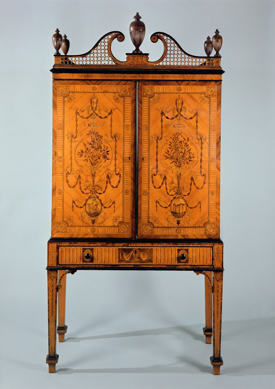 George III Craven skap, sateng og marquetry, på stativ av Unbekannt