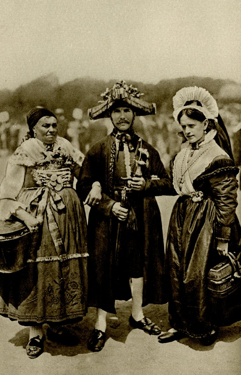Tyskland. Folk i det bayerske høylandet i kostbare middelalderkostymer. 1920 av Unbekannt