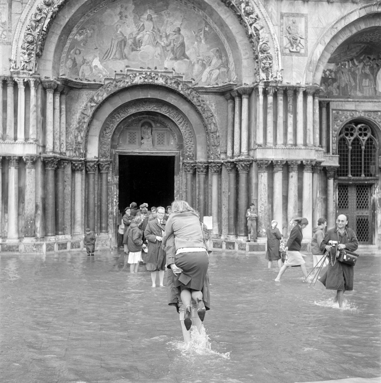 HØYVANN I VENICE (acqua alta eller flom), Markusplassen av Unbekannt