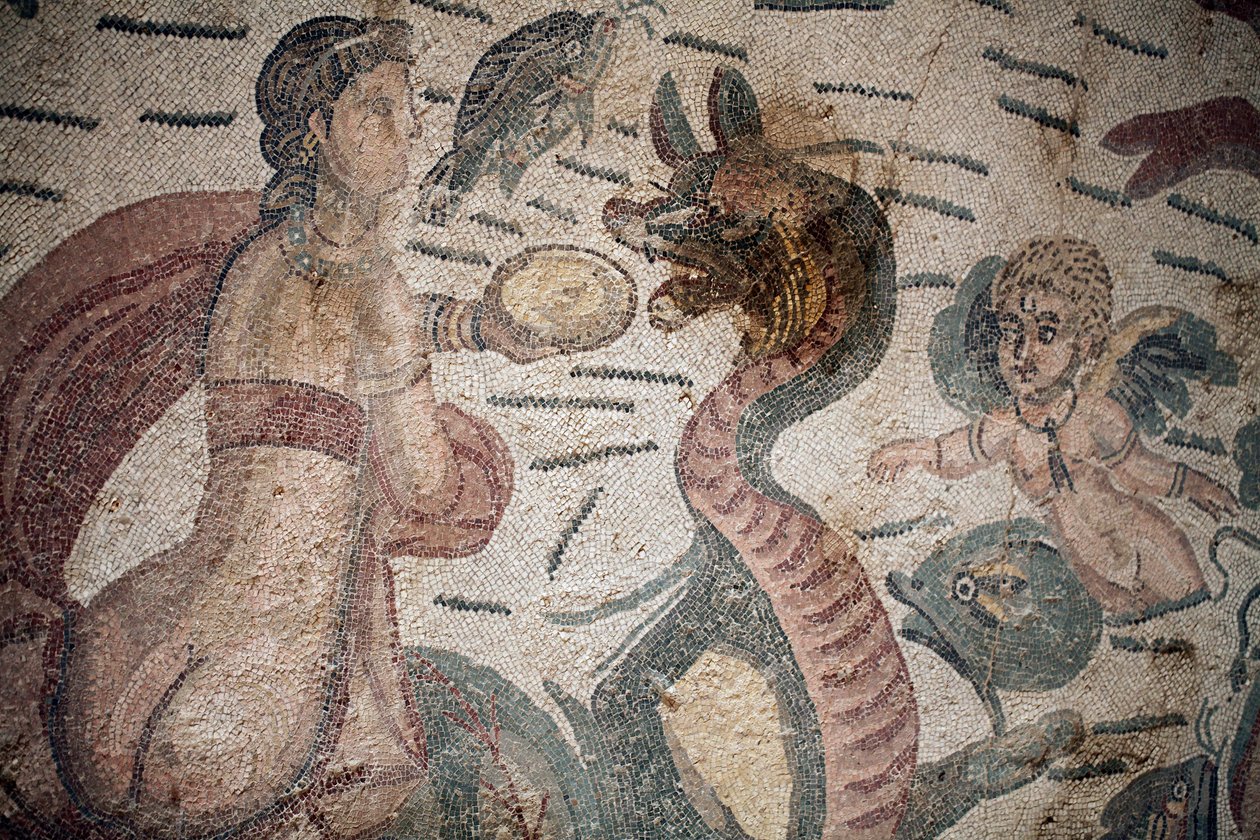 Hall of Arion. Marine scene. Marine skapninger. Nereides og tritoner. 3. - 4. århundre. Roman Villa of the Casale, Sicilia. UNESCO nettsted. av William M. Timlin