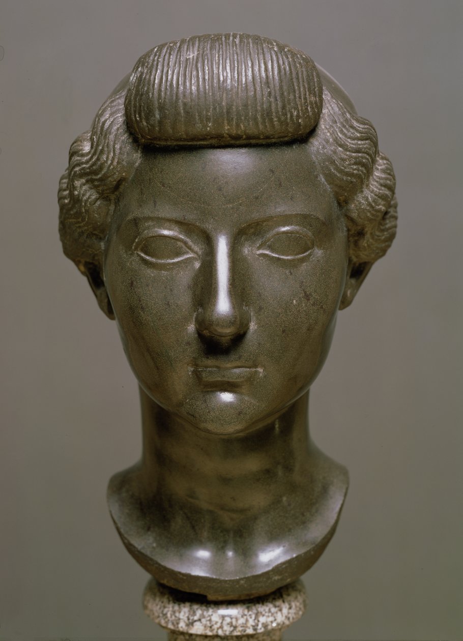 Leder for Livia Drusilla (56 f.Kr.-29 e.Kr.) Roman, ca. 30 f.Kr. (basalt) av Unbekannt