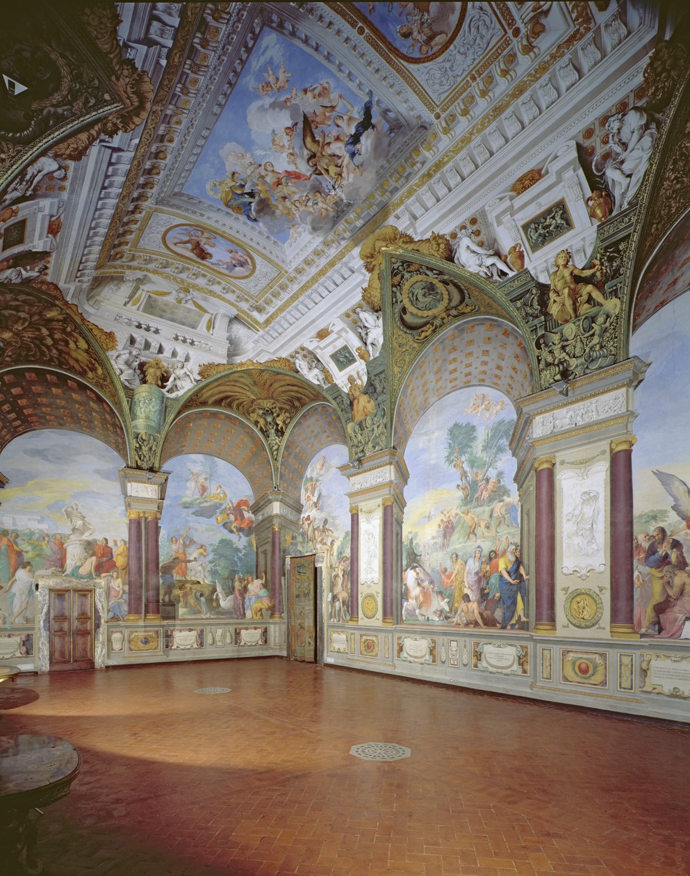 Interiør i salongen med fresker av Giovanni da Sangiovanni, i Pitti Palace av Unbekannt