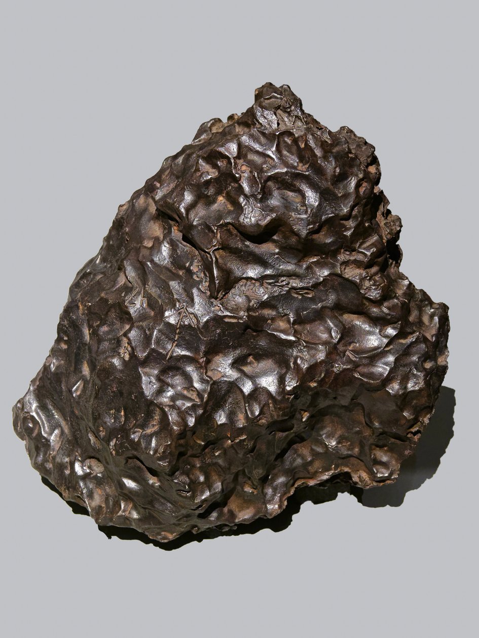 Jernmeteoritt (IIB). falt i Sikhote-Alin (Russland) i 1947. Ecole des Mines, Paris. av Unbekannt