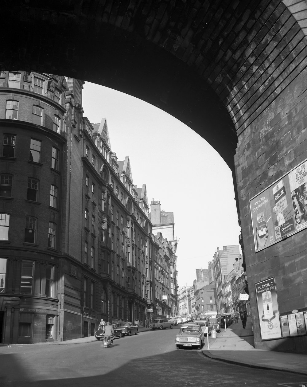 Ser opp Dean Street fra The Side, Newcastle upon Tyne, Storbritannia, november 1963 (s/hvitt-bilde) av Unbekannt