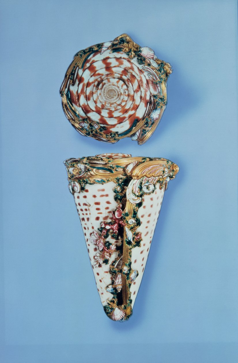 Louis XV snusbokser i gull i form av skjell av B.Sagaret, Paris (1715-74) av Unbekannt