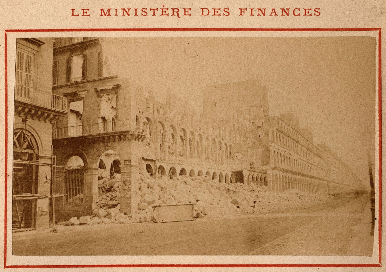Paris kommune (1871): utsikt over finansdepartementet i ruiner i Paris i mai 1871. Fotografi av Pierre Pepetit. Trykk på papp, Dim. 9x5,4 cm av Unbekannt