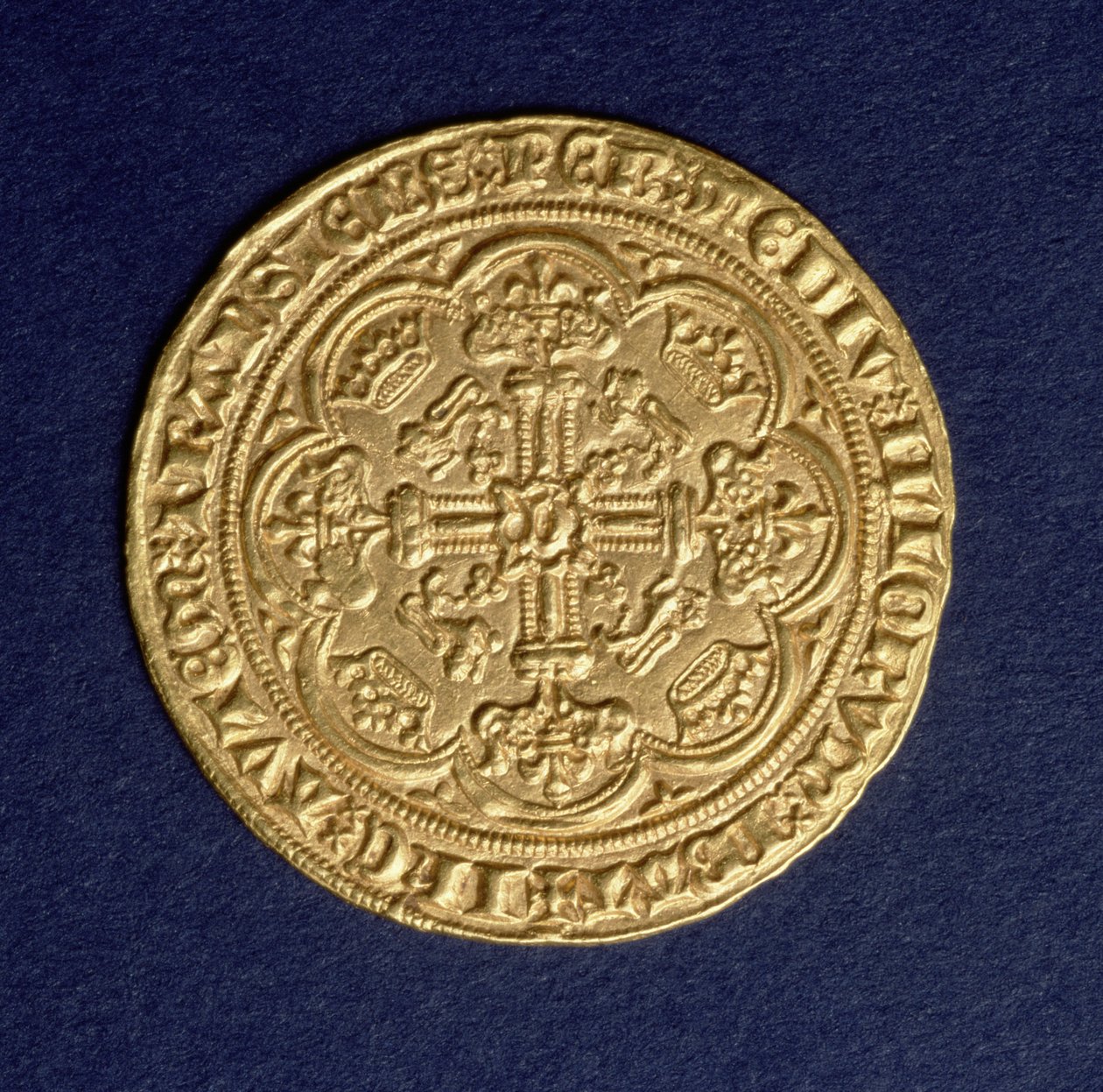 Noble of Edward III (1312-77) bakside som viser et korsmønster, Calais mynte, introdusert 1344 (gull) (for forside se: 110161) av Unbekannt