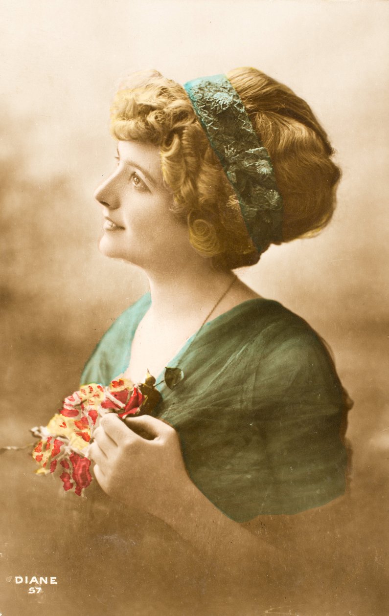 Gammelt postkort/Diana/Woman Belle Epoque av William M. Timlin