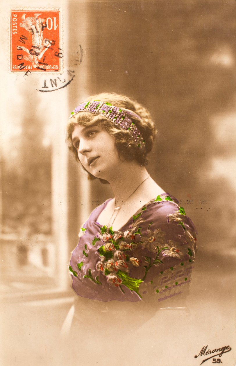 Gammelt postkort/Woman Belle Epoque av William M. Timlin