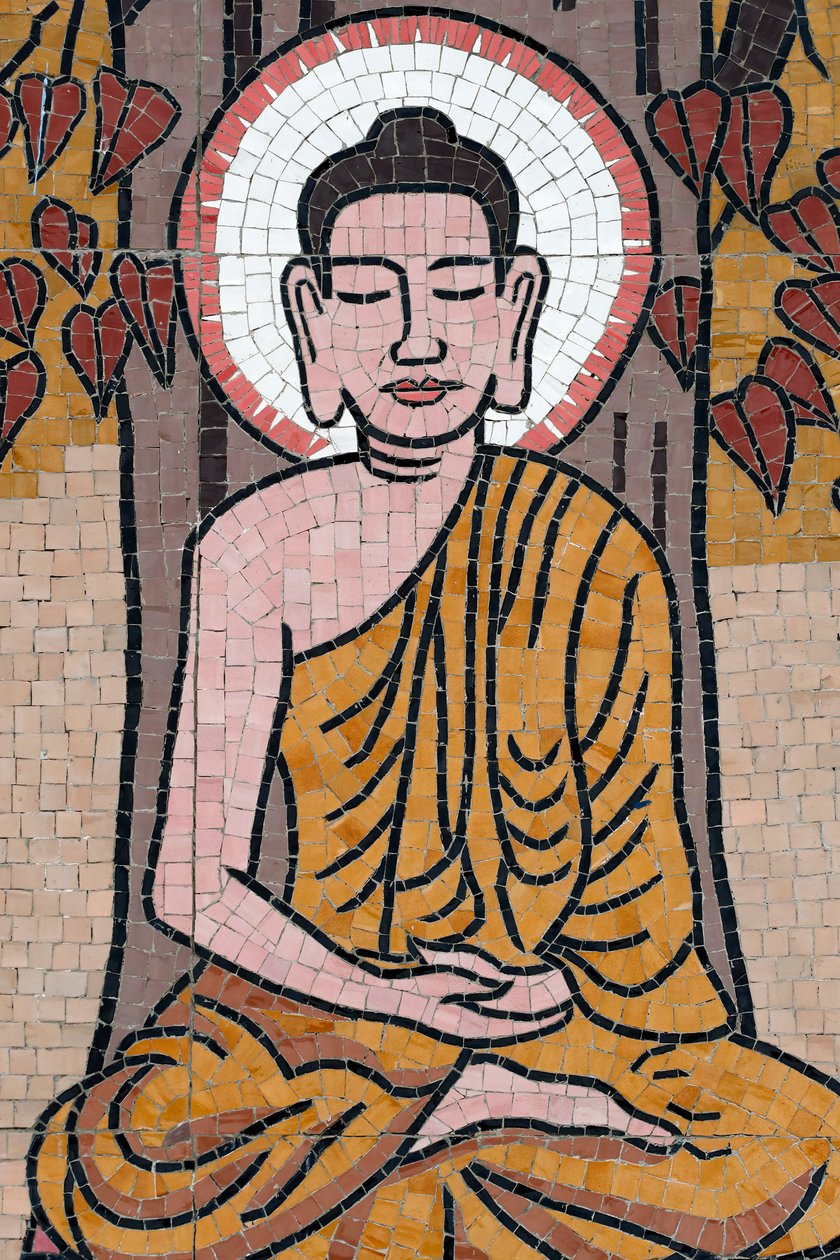 Ong Nui buddhistpagode, veggfreskomaleri, Buddhas liv, Shakyamuni Buddha som sitter i meditasjonsstillingen under Bodhi-treet, Quy Nhon, Vietnam, 2019 (bilde) av Unbekannt