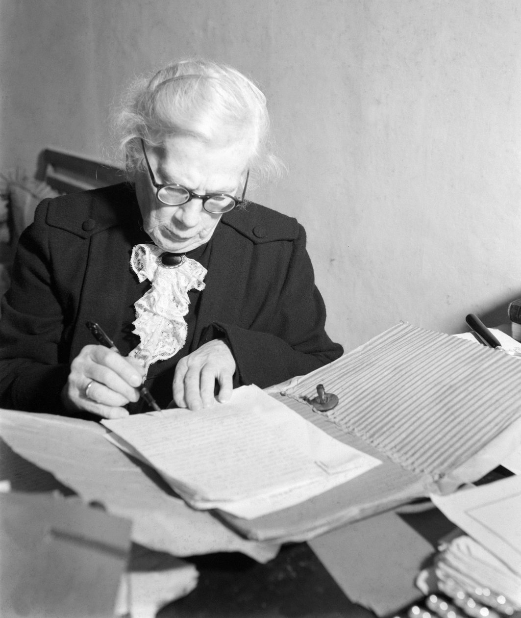 Portrett av TATIANA TOLSTOJ (Tolstoi), datter av Leon. - ROMA - 1958 av Unbekannt