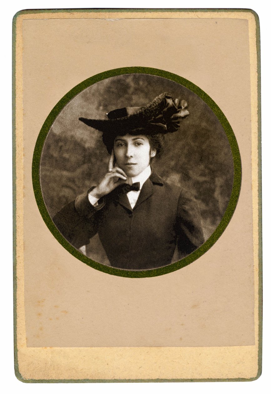 Portrett av den franske poeten Catherine Pozzi, ca. 1900 av Unbekannt