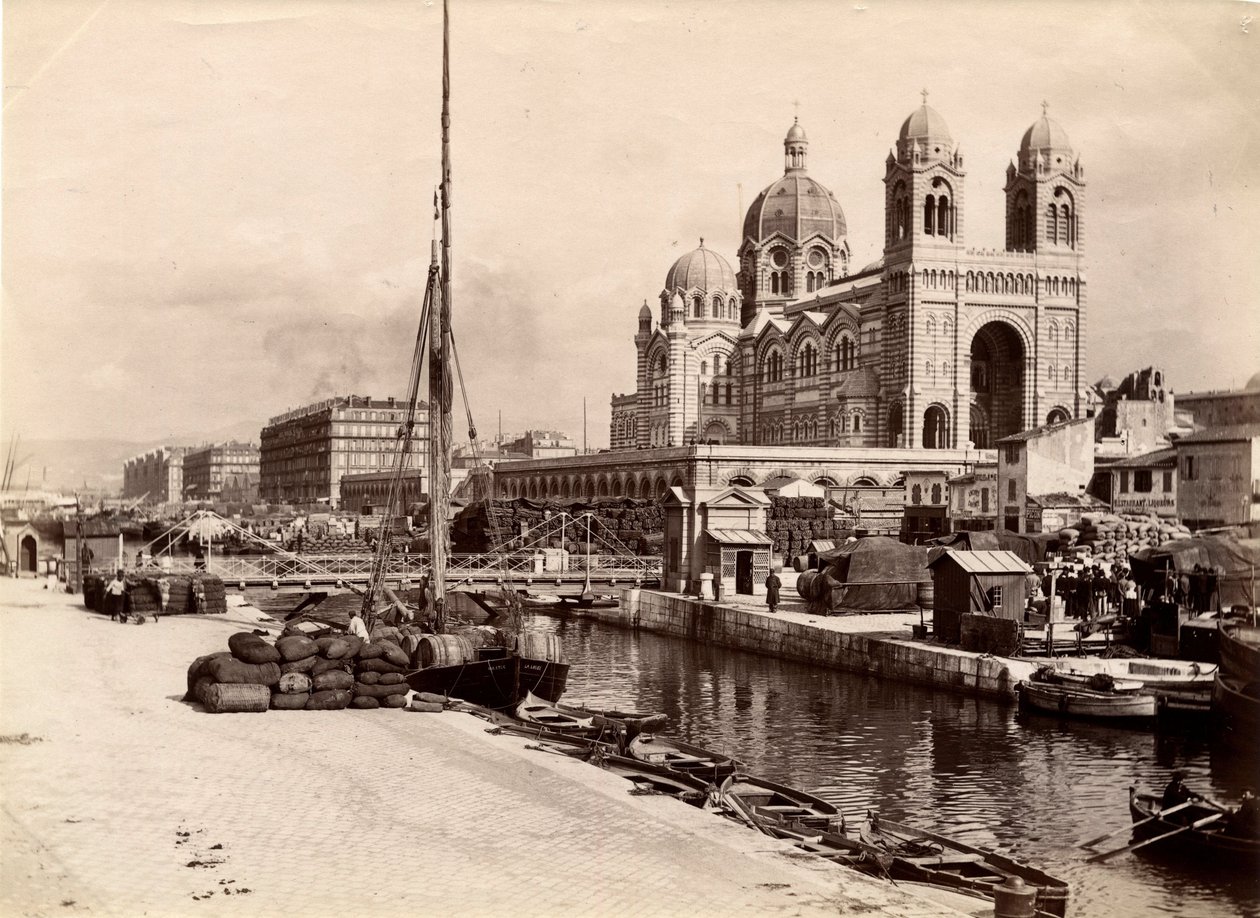 Religiøs arkitektur: utvendig utsikt over basilika-katedralen Sainte Marie Maggiore (Sainte-Marie-Maggiore), bygget mellom 1852 og 1893 i henhold til planene til arkitekten Leon Vaudoyer (1803-1872). Marseille, Bouches du Rhone (13), cenotype av beg av William M. Timlin