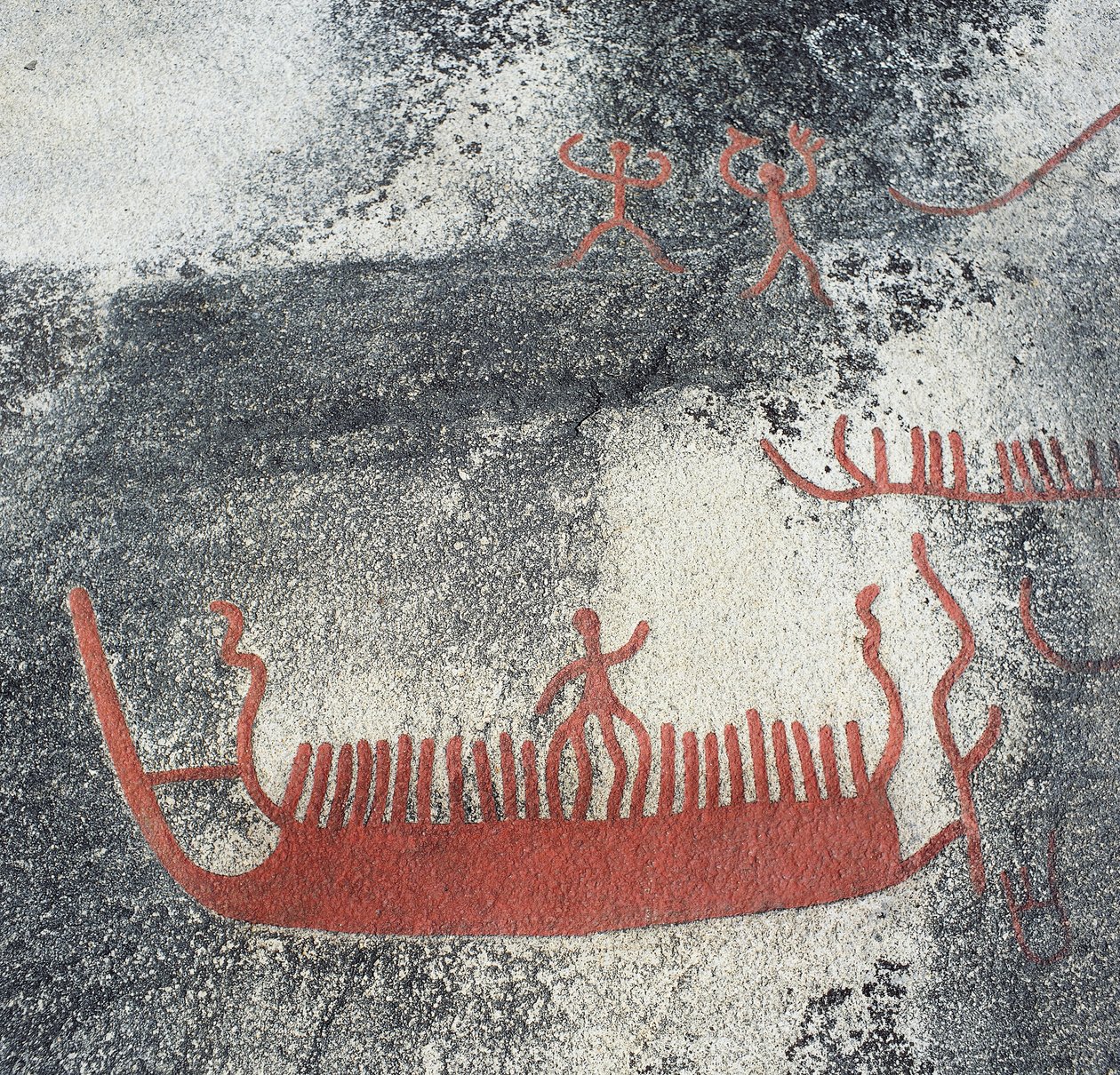 Helleristning som viser en båt, Begby, Norge. Bronsealderen. av William M. Timlin