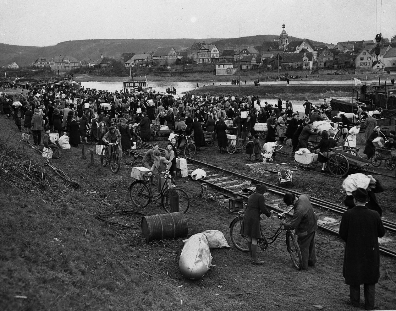 Andre verdenskrig (1939-1945) - Andre verdenskrig (2 eller 2): Werthein (Tyskland) rundt 29. mars av Unbekannt