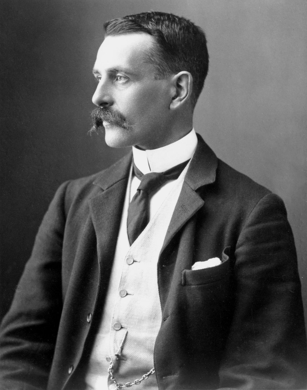 Sir James Swinburne, skotsk elektroingeniør, sent på 1800-tallet av Unbekannt