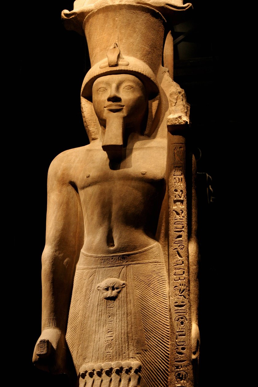 Statue av farao Sethi II (Seti eller Sety) (1200-1194 f.Kr.) av det 19. dynastiet i rosa gres, den bærer et septer med symbolet på guden Amon, Egyptisk museum i Torino. av Unknown