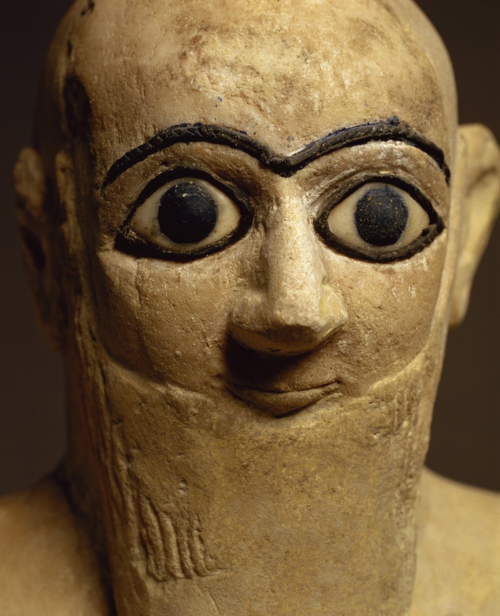 Statuett av den offisielle eller stewarden Ebih-Il som tilber gudinnen Ishtar, detalj av hodet, fra Mari, Midt-Eufrat, ca. 2500 f.Kr. (gips og lapis lazuli) (detalj av 93165) av Unbekannt