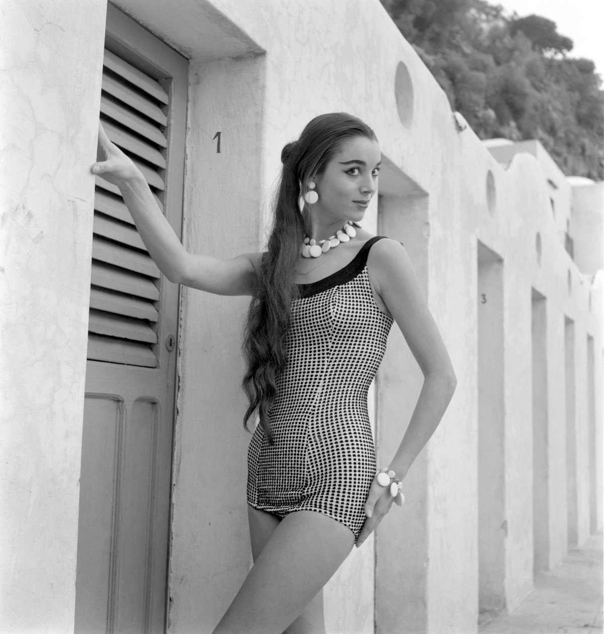 SKUESPILLEREN OG MOTEMODELLEN ELSA MARTINELLI - 1954 av Unbekannt