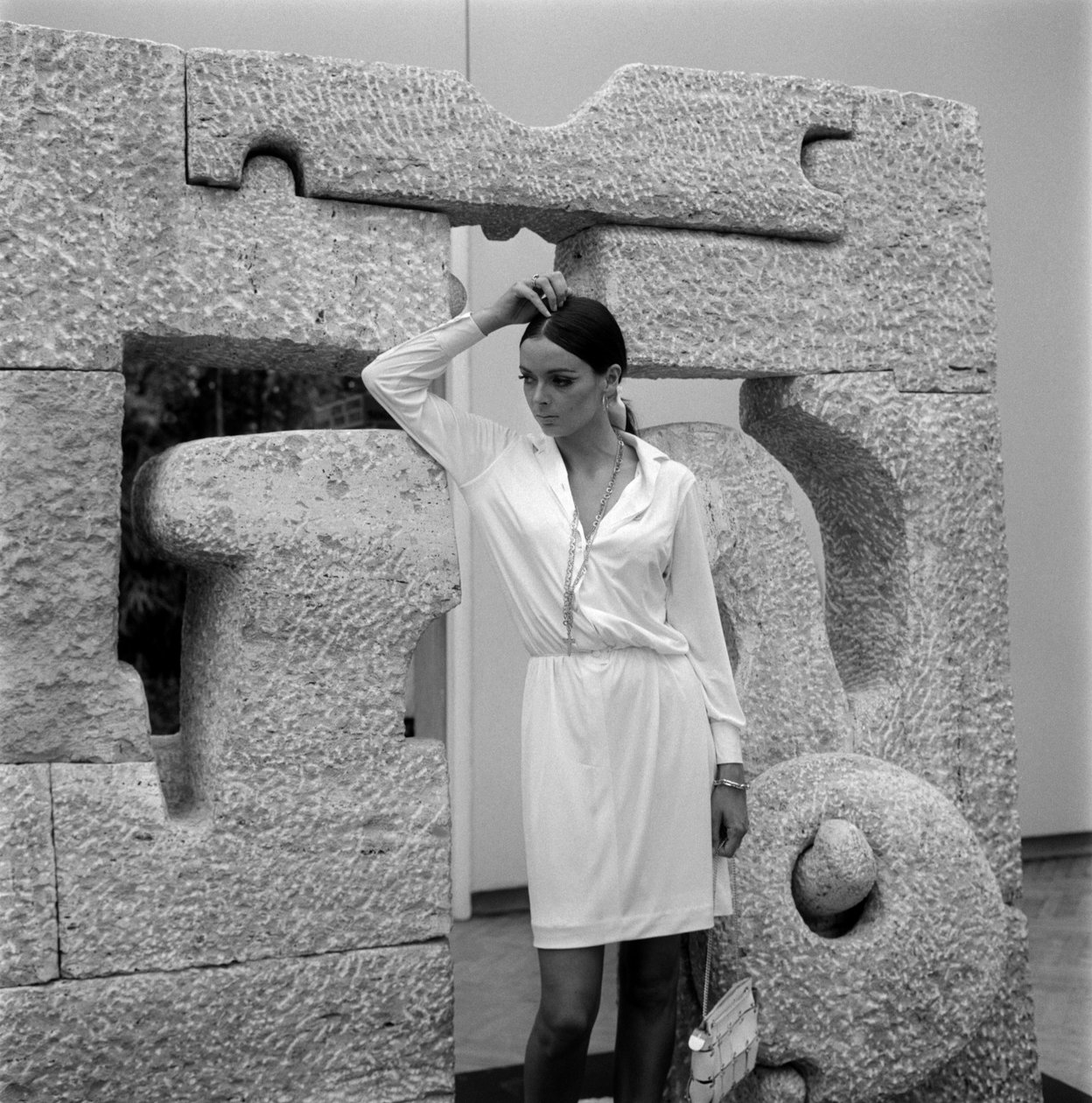 SKUESPILLEREN BARBARA STEELE PÅ DEN BIENNALE KUNSTUTSTILLINGEN - VENICE - 196? av Unbekannt