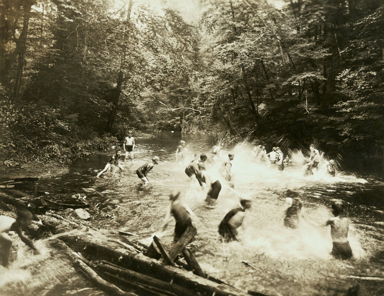 The Old Swimming Hole, USA, ca. 1920 (s/hvitt-bilde) av William M. Timlin