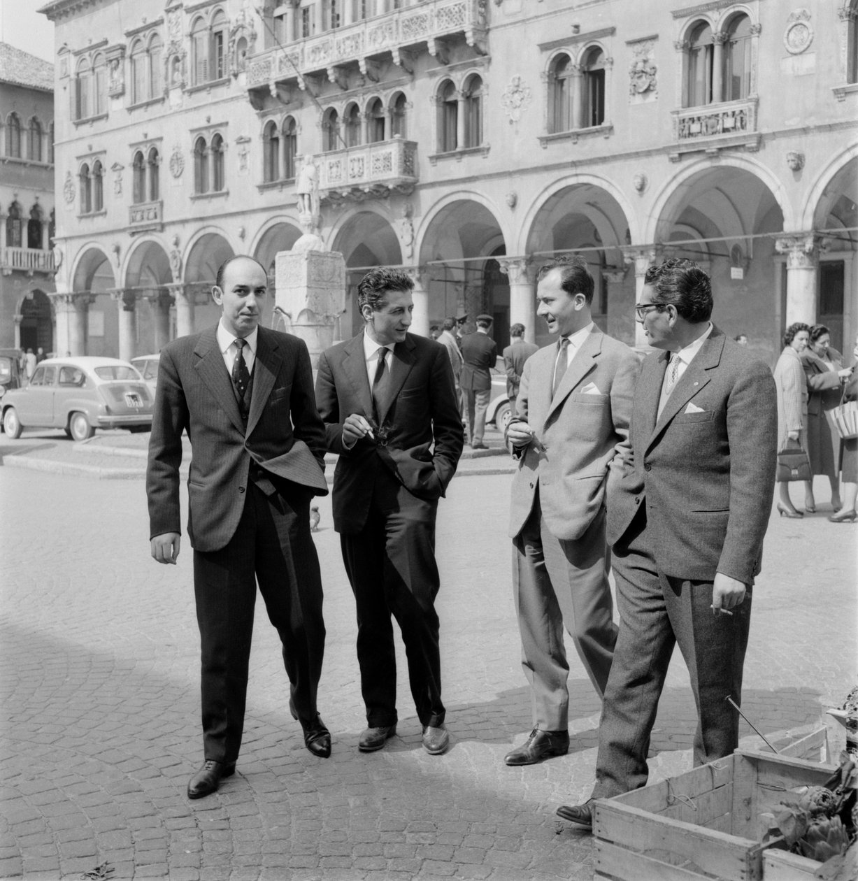 Ulike fakta: MORD I ALLEGHE (BELLUNO): DINO CONTI, SERGIO SAVIANE, AVV. MASSENZ CAMPEIS, ADVOKAT GASPERIN - 1960 av Unbekannt