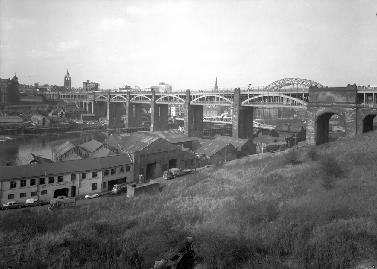 Utsikt over High Level Bridge fra Gateshead, High Level Bridge, Storbritannia, april 1969 (s/hv-bilde) av Unbekannt
