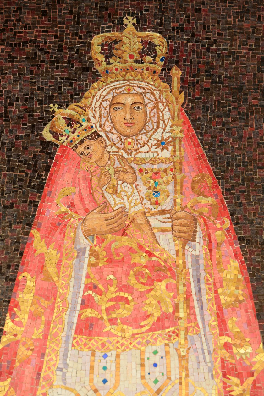 Jomfru og barn. Spania. Bebudelsesbasilikaen, Nasaret, Israel av Unbekannt